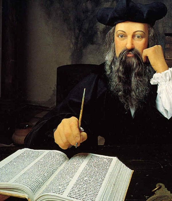 Nostradamus’ Poems of Prophecy