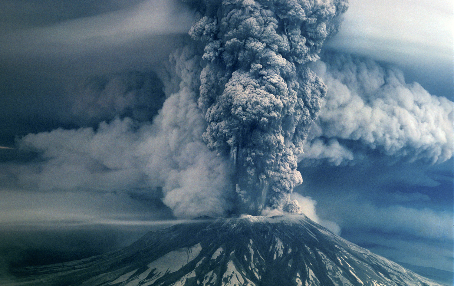 Mount St. Helens eruption