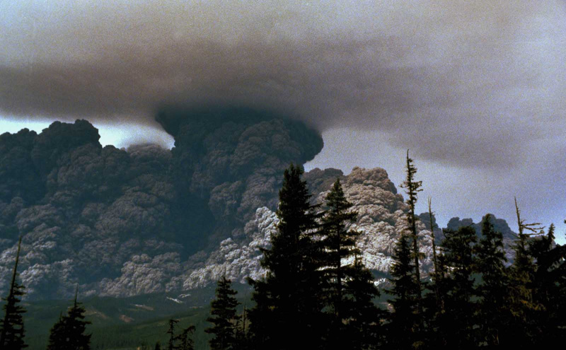 Mount St. Helens eruption